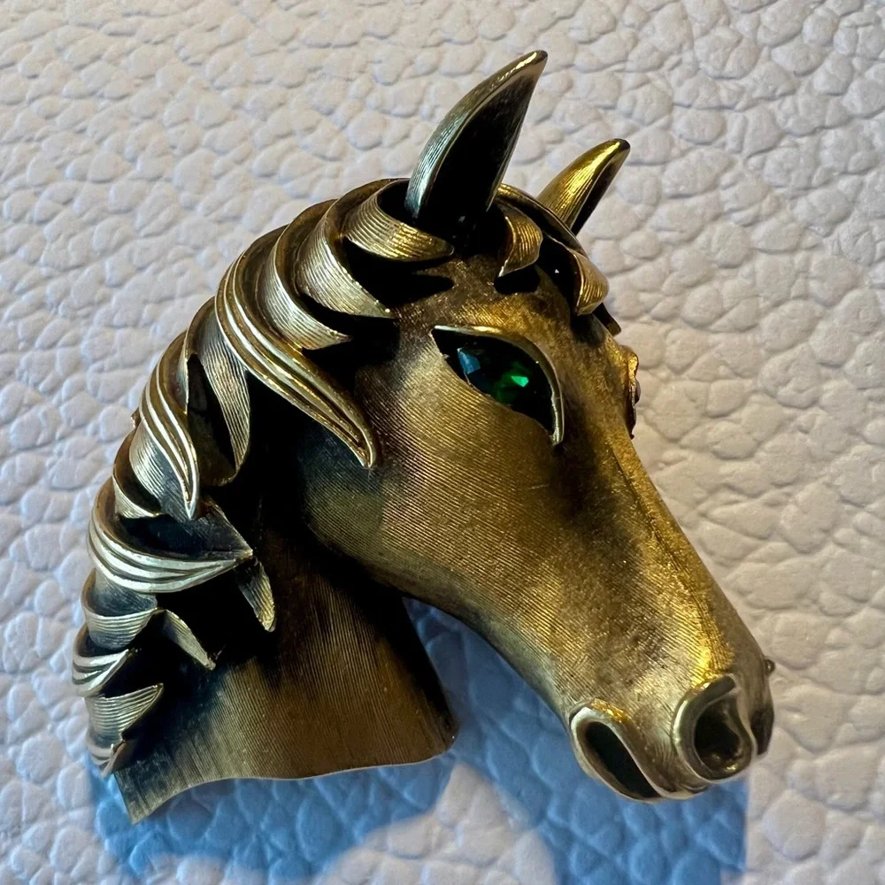 Crown Trifari Golden Horse Head Rhinestone Eyes Figural Brooch - Picture 1 of 6